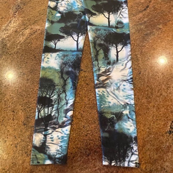 NEW! Onzie Forest Print Full Length Leggings Size Small/Medium - Picture 10 of 11